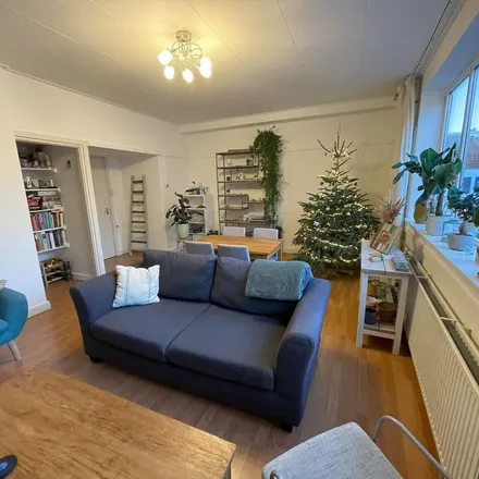 Rent this 3 bed apartment on Vestingwerken van Leiden in Arsenaalplein, 2311 BE Leiden