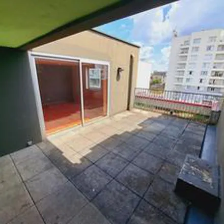 Rent this 4 bed apartment on 66 Boulevard Ernest Dalby in 44000 Nantes, France