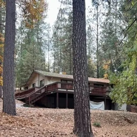Buy this 3 bed house on 13254 Wells Fargo Drive in Groveland, Tuolumne County