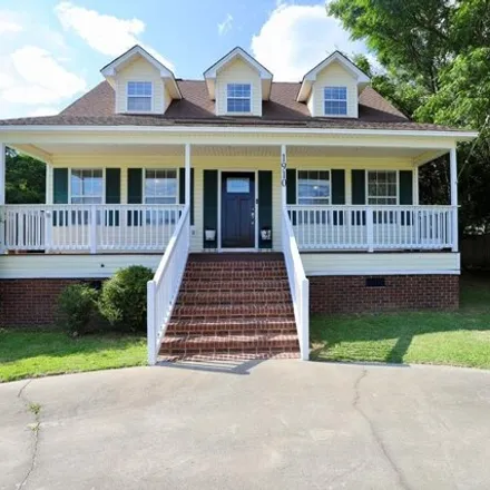 Rent this 3 bed house on 1932 Lybrand Street in Westwood, Cayce