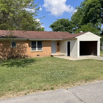 Buy this 3 bed house on 359 Maple Street in Kennett, MO 63857