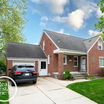 Buy this 3 bed house on 425 Madison Street in Grosse Pointe Farms, MI 48236