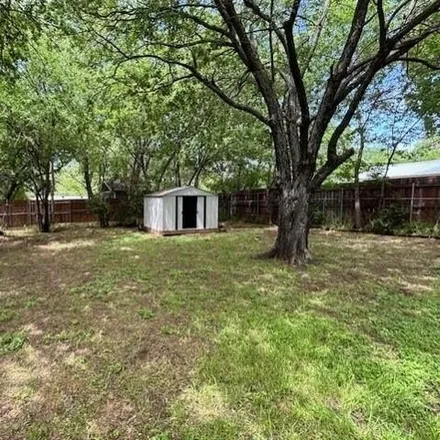 Image 3 - 729 North Ruddell Street, Denton, TX 76209, USA - House for sale