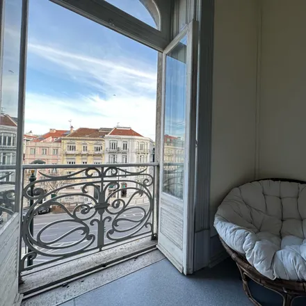 Rent this 7 bed room on Clínicas Viver in Rua Braamcamp 88, 1250-052 Lisbon