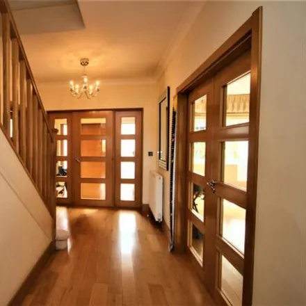 Image 2 - Heddon Court Avenue, London, EN4 9NB, United Kingdom - Duplex for sale