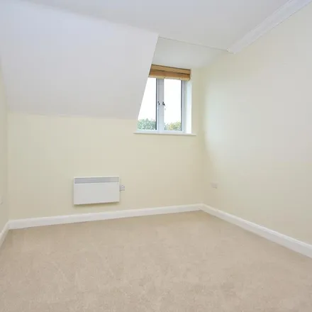 Image 5 - Greenheys Place, Horsell, GU22 7JD, United Kingdom - Apartment for rent