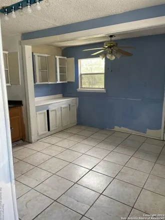 Image 4 - 1283 Hilton Avenue, San Antonio, TX 78221, USA - House for sale