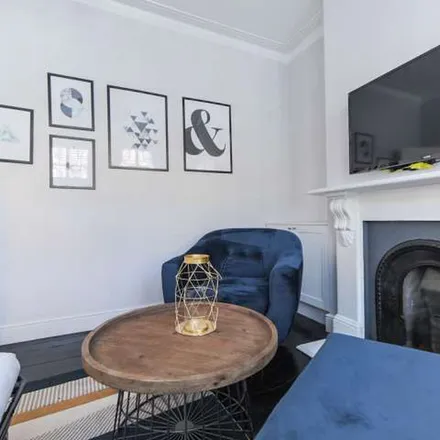 Image 7 - St. Philip Street, London, SW8 3SS, United Kingdom - Apartment for rent