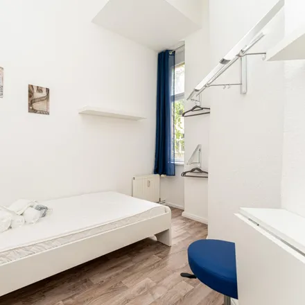 Rent this 4 bed room on Boxhagener Straße 49 in 10245 Berlin, Germany