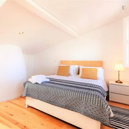 Rent this 1 bed apartment on Rua do Loureiro 106 in 4000-160 Porto, Portugal
