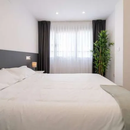 Image 6 - Carrer del Serpis, 68, 46022 Valencia, Spain - Apartment for rent