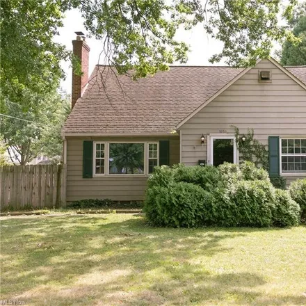 Buy this 3 bed house on 1010 Broad Boulevard in Cuyahoga Falls, OH 44221
