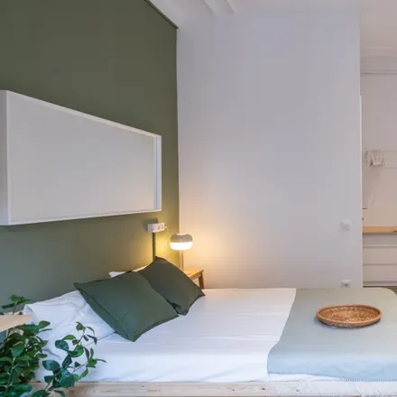 Image 4 - Happy Apartments, Carrer Nou de la Rambla, 08001 Barcelona, Spain - Room for rent