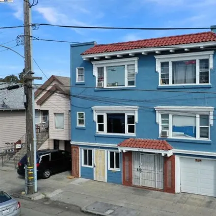 Buy this 8 bed house on 3314 Farnam Street in Oakland, CA 94601