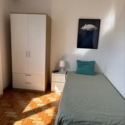 Rent this 5 bed apartment on Praceta de José Régio in 4149-004 Porto, Portugal