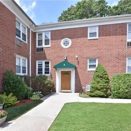 Image 9 - 643 Pelham Road, Rosedale, City of New Rochelle, NY 10805, USA - Apartment for sale