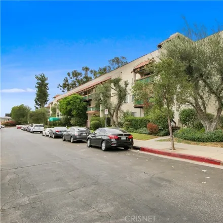 Buy this 1 bed loft on White Oak Avenue in Los Angeles, CA 91316