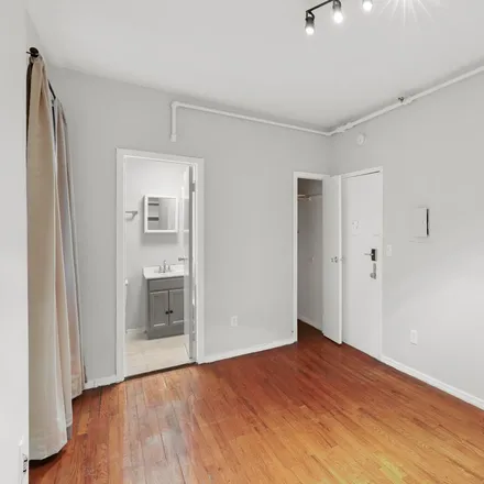 Image 7 - 247 West 63rd Street - Apartment for rent