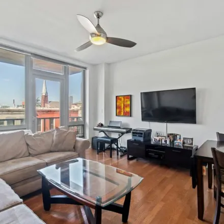 Rent this 2 bed apartment on One Hunters Point in 5-49 Borden Avenue, New York