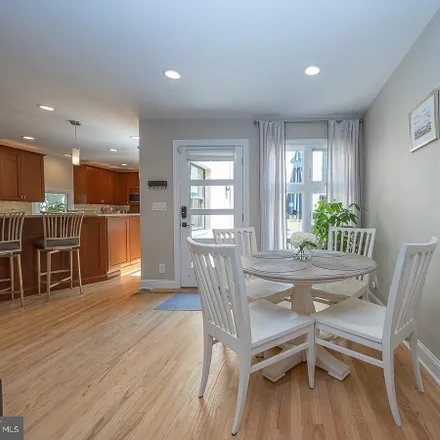 Image 7 - 1035 Lombard Street, Philadelphia, PA 19147, USA - Townhouse for sale