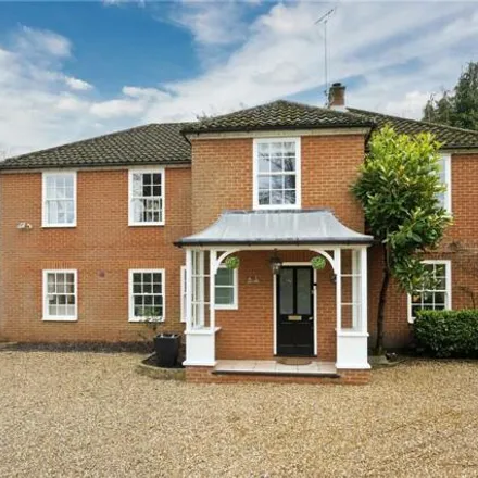 Rent this 6 bed house on Llanvair Close in South Ascot, SL5 9HX