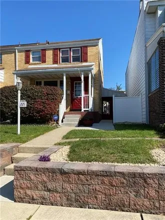 Buy this 3 bed house on 221 South 18th Street in Allentown, PA 18104