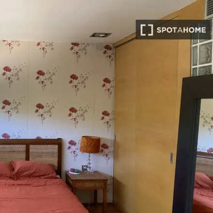 Rent this 5 bed room on Betis Sport in Avenida de Italia, 41012 Seville