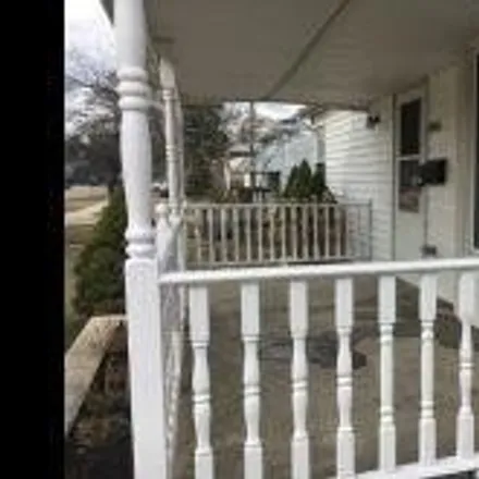 Image 3 - 277 West Cowan Avenue, Madison Heights, MI 48071, USA - House for rent
