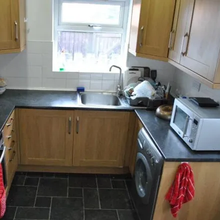 Rent this 4 bed townhouse on Eldon Road in Chad Valley, B16 9DP