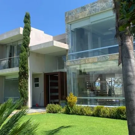 Rent this 5 bed house on Dorado in 24 de Mayo, 170905