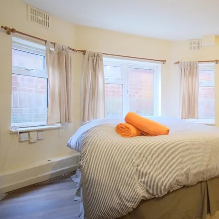 Rent this studio apartment on St Pauls Avenue in Willesden Green, London