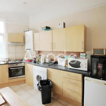 Rent this 3 bed apartment on The Crescent in Woodhouse Lane, Leeds
