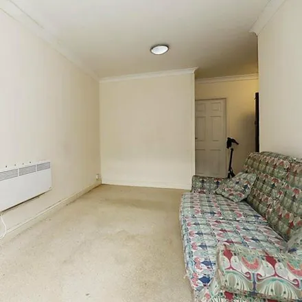 Image 6 - Malcolm Court, Lower Vauxhall, Wolverhampton, WV1 4SS, United Kingdom - Apartment for sale