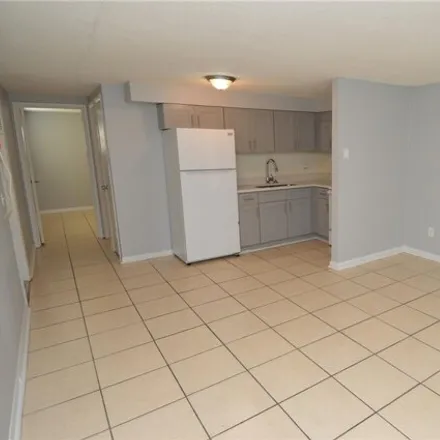 Image 4 - 1300 Morris Park, Hillsborough County, FL 33612, USA - Apartment for rent
