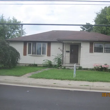 Buy this 3 bed house on 622 East Elm Street in Washington Court House, OH 43160