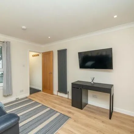 Image 4 - 11 Craigcrook Gardens, City of Edinburgh, EH4 3NW, United Kingdom - Townhouse for sale