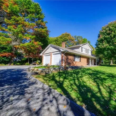 Buy this 3 bed house on 607 Oakwood Road in West Jefferson, NC 28694
