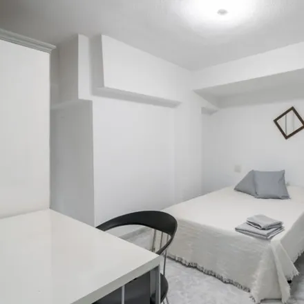 Rent this 5 bed room on Carrer de Sant Rafael in 1, 46011 Valencia