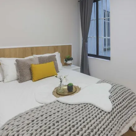 Rent this 8 bed room on Madrid in Mercure Plaza de España, Calle de Tutor