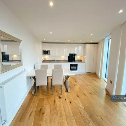 Rent this 2 bed apartment on City West Tower in High Street, London