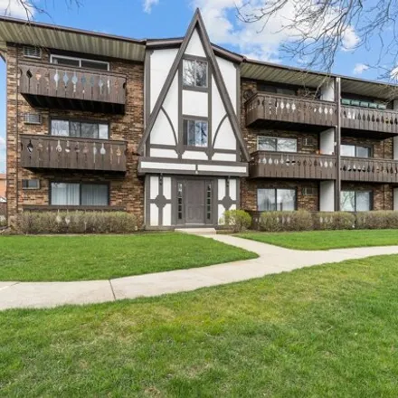 Buy this 2 bed condo on 2 Timber Lane in Vernon Hills, IL 60061