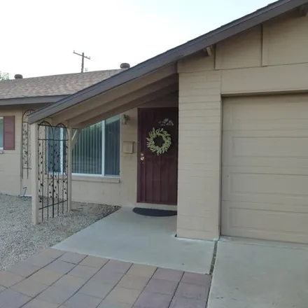 Rent this 4 bed house on 946 E Loma Vista Dr in Tempe, Arizona