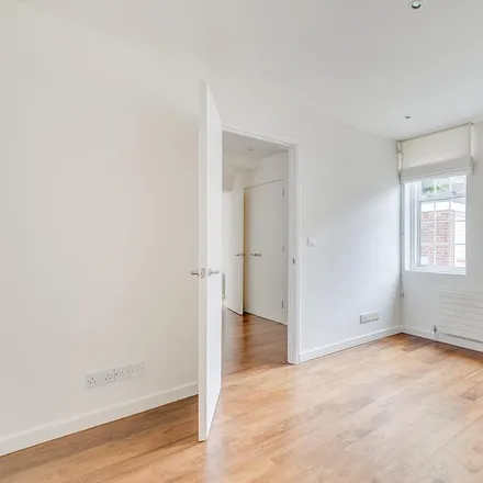 Image 2 - 10 Hall Gate, London, NW8 9PG, United Kingdom - Townhouse for rent