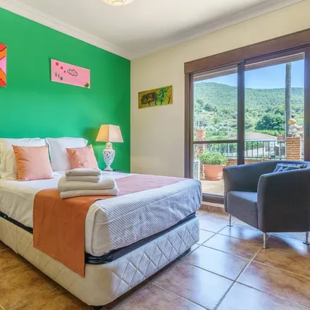 Rent this 4 bed house on 29120 Alhaurín el Grande
