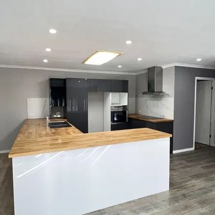 Rent this 3 bed apartment on 4 Carpenter Close in Calwell ACT 2905, Australia