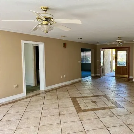 Image 2 - 6661 Blue Heron Drive South, Pinellas County, FL 33707, USA - House for sale
