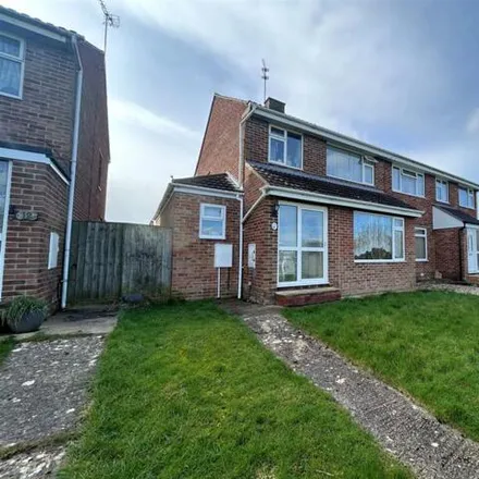 Buy this 3 bed duplex on Nythe Primary School in Okeford Close, Swindon