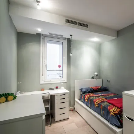 Rent this 7 bed room on Carrer de Sant Guillem in 11, 08006 Barcelona