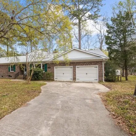 Buy this 5 bed house on 968 Windward Drive in Oriental, NC 28571
