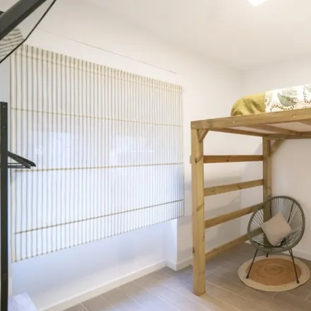 Rent this 6 bed room on Carrer de Cervantes in 23, 46900 Torrent